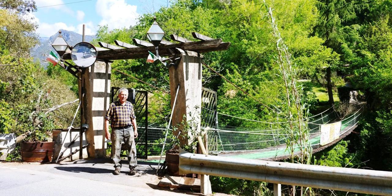 Agricamping Ponteraggio N.1 Hotel Dolceacqua Eksteriør billede